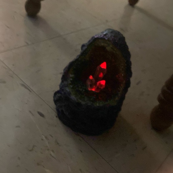 GREEN AGATE CAVE CRYSTAL COLOUR CHANGING LED DECOR - Picture 2 of 3